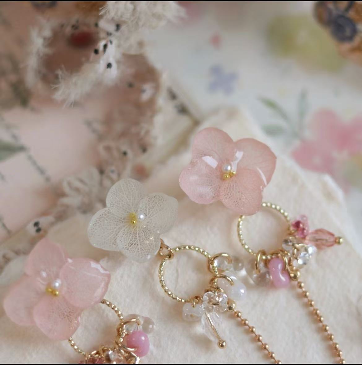 Real Flower Resin Hydrangea Tassel 2-in-1 Stud Earrings