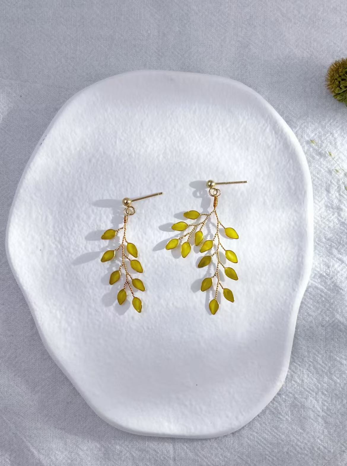 New Dainty Resin Flower Branch Drop Earrings for Women