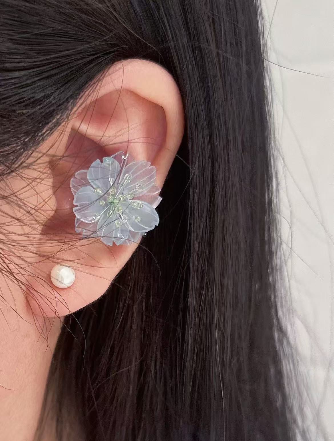 Dreamy Flower Pearl Cartilage Ear Cuffs