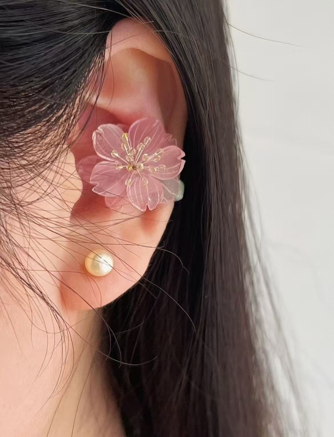 Dreamy Flower Pearl Cartilage Ear Cuffs